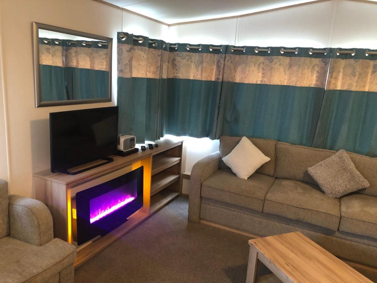 Classy Caravan With Ample Space Бембрідж Екстер'єр фото