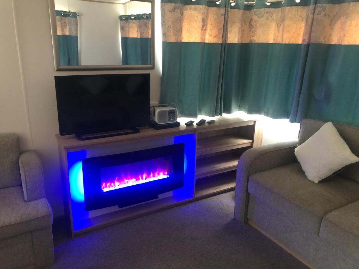 Classy Caravan With Ample Space Бембрідж Екстер'єр фото